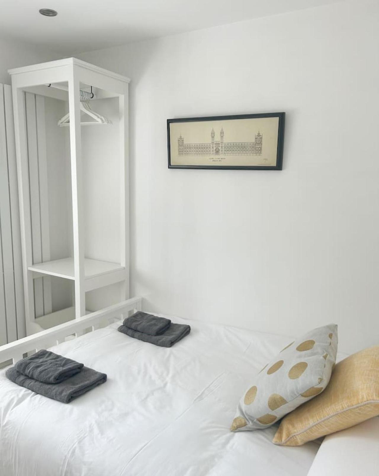 Luxe 5 Bed House In Guildford. Morden Amenities Villa Normandy Exterior photo