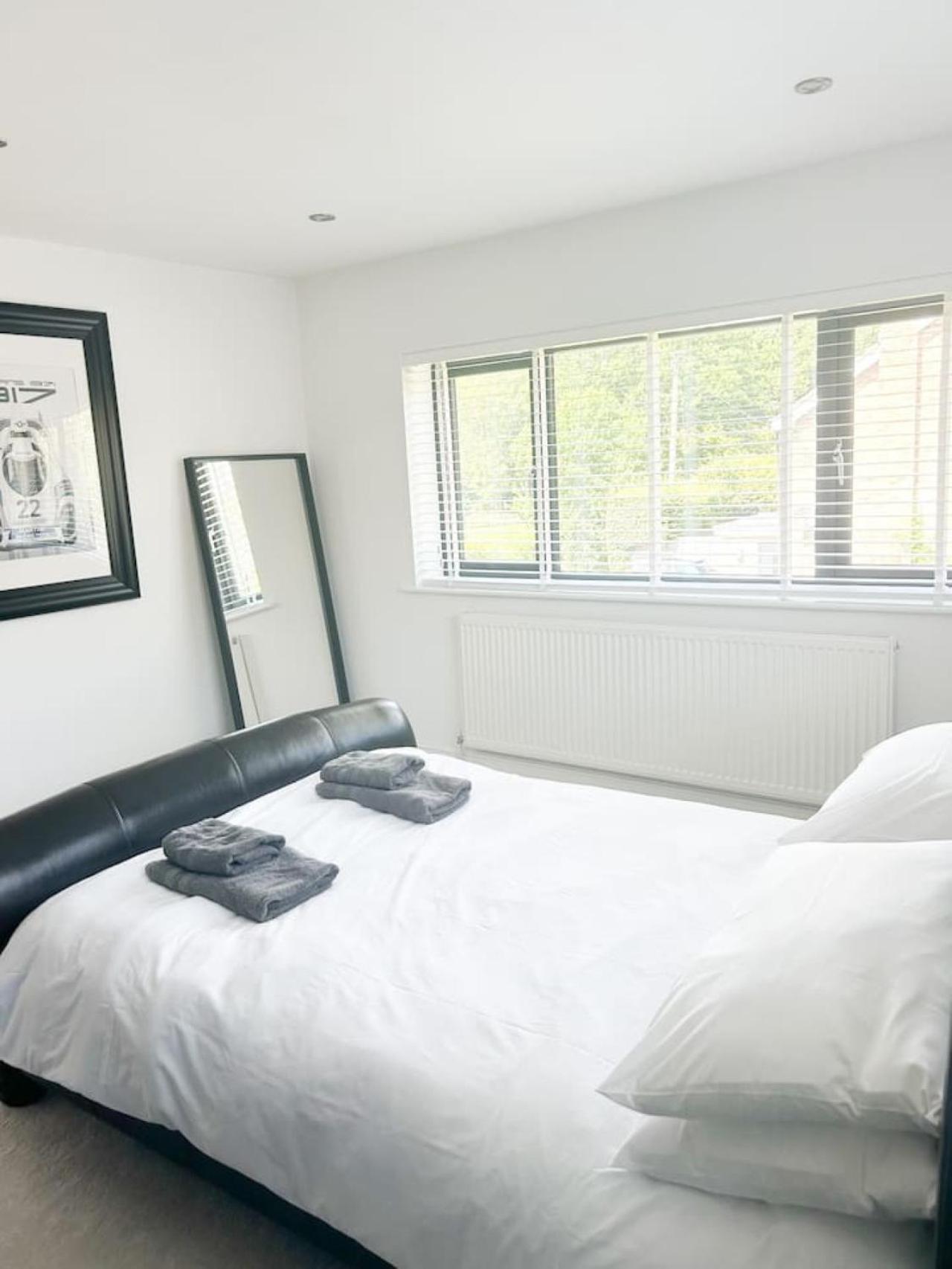 Luxe 5 Bed House In Guildford. Morden Amenities Villa Normandy Exterior photo