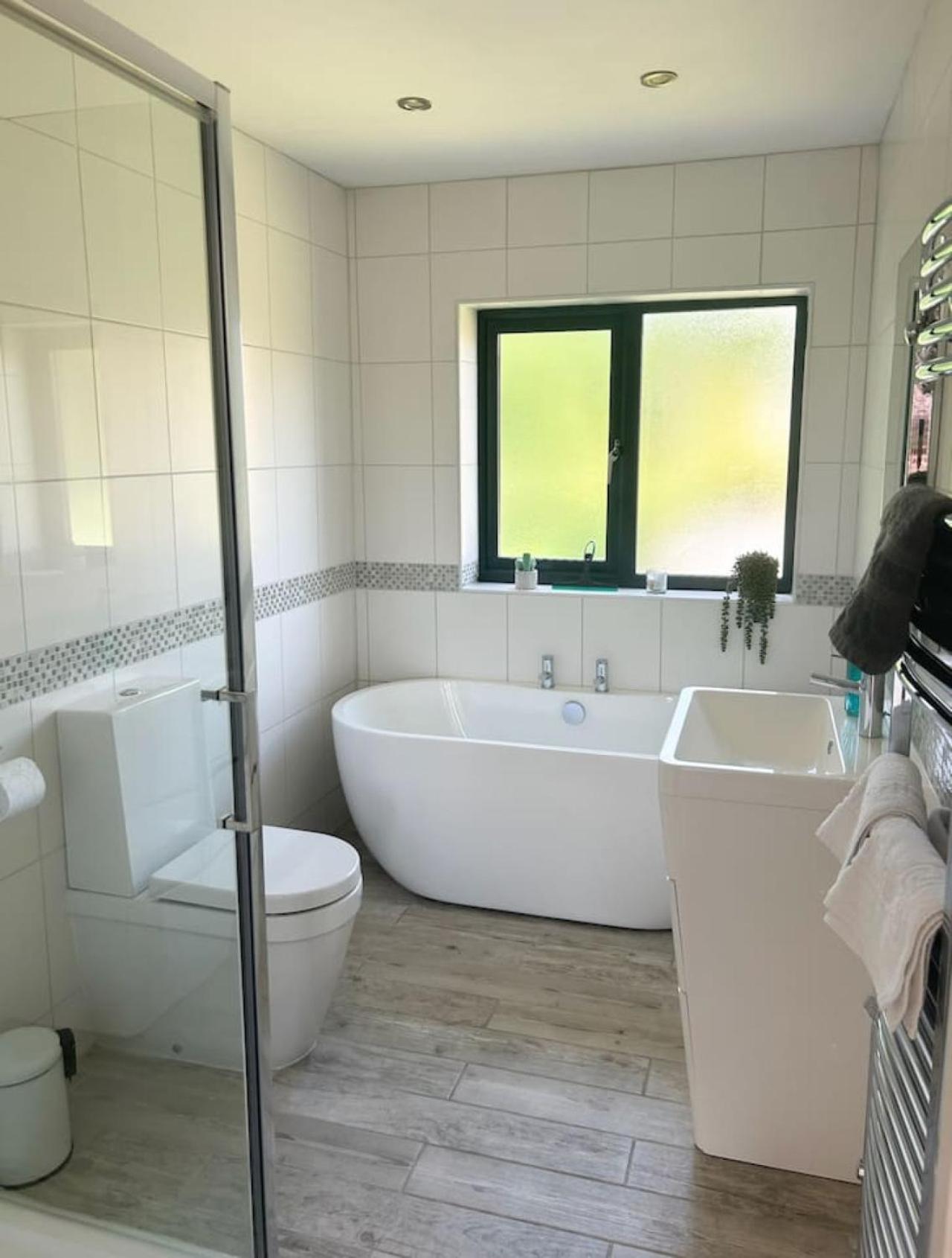 Luxe 5 Bed House In Guildford. Morden Amenities Villa Normandy Exterior photo